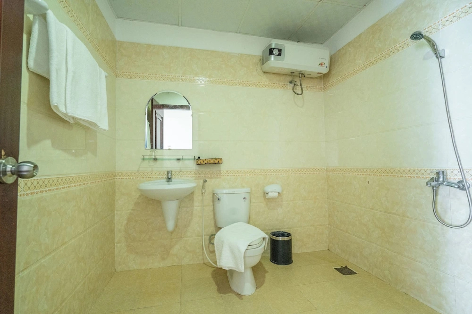 Duc Long Gia Lai Hotels & Apartment