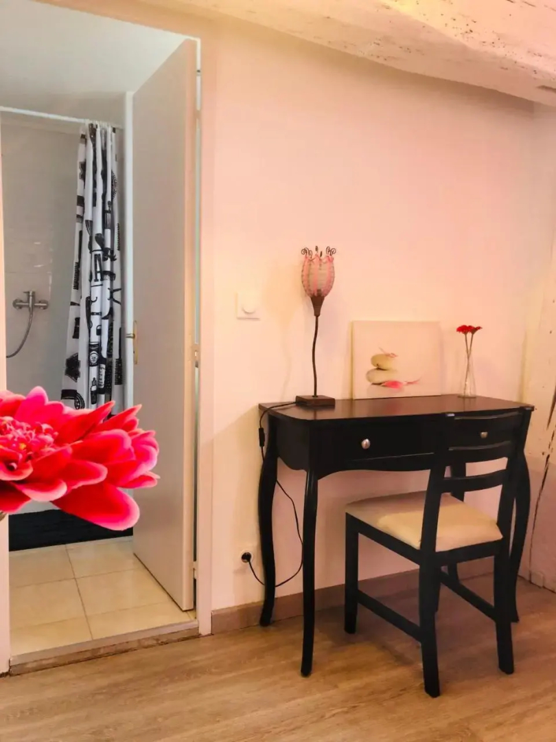La Petite Normande En Ville (Adults Only)