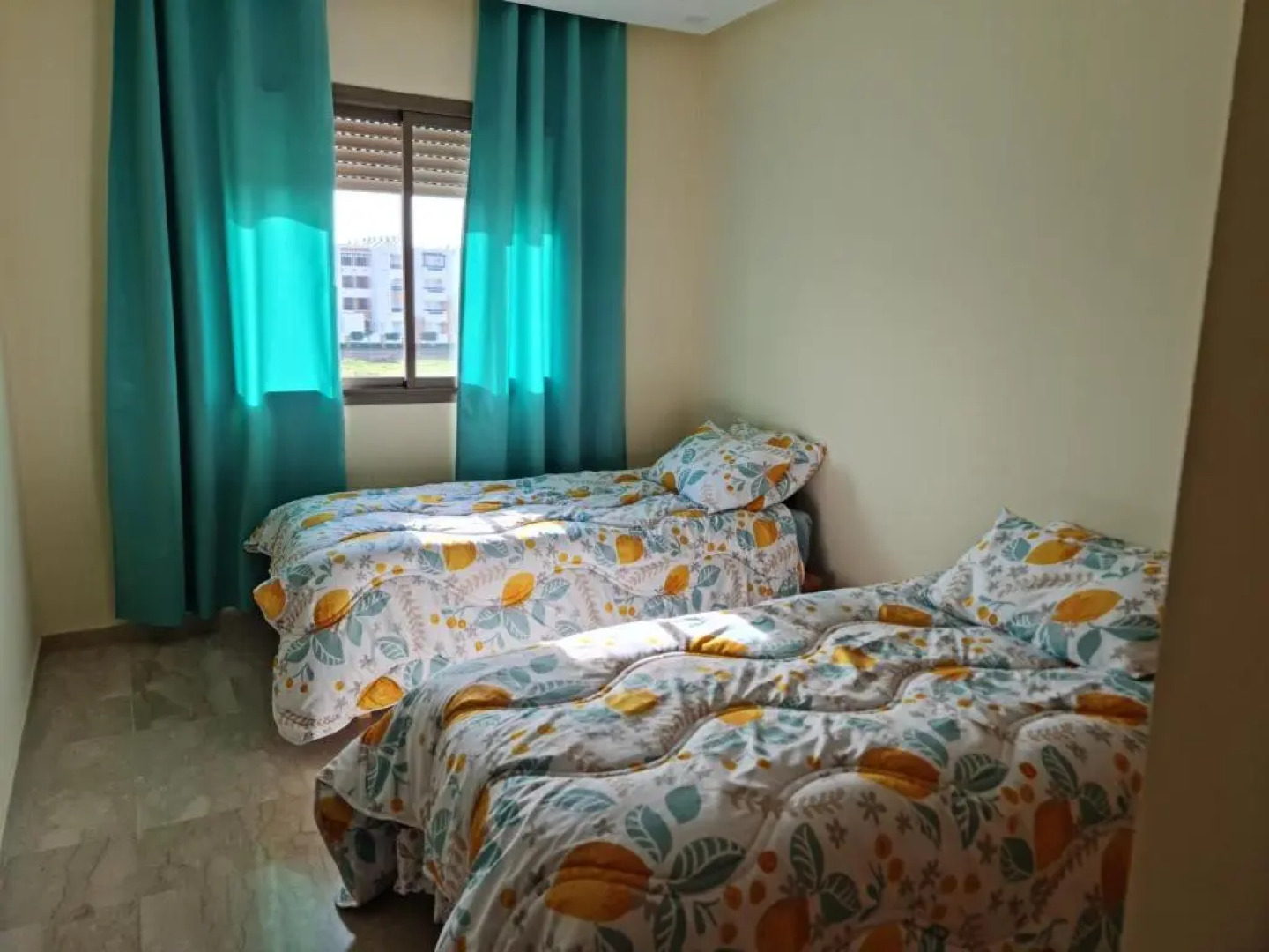 Appartement neuf avec piscine à 300m de la plage!