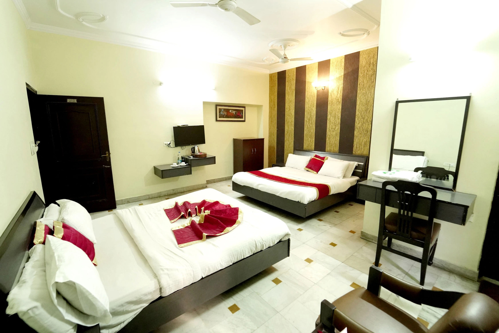 Hotel Roopa International