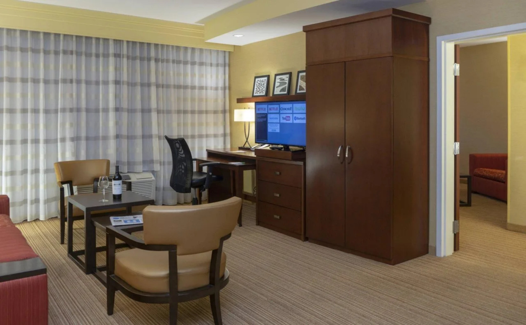 Courtyard by Marriott Long Beach Airport