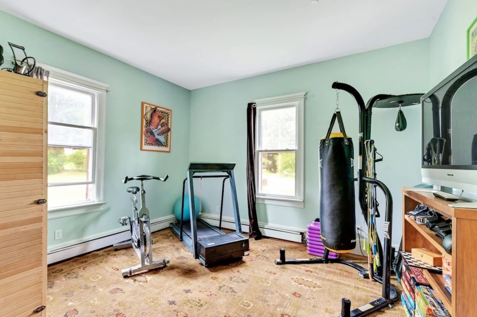 Spacious Victorian Home With Mountain Views And Lots Of Fun Extras!! 5 Bedroom Farmhouse by RedAwning