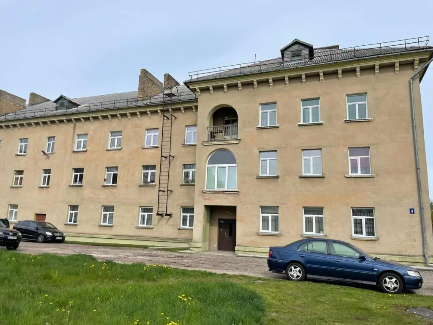 Spacious 3 bedroom apartment in great location