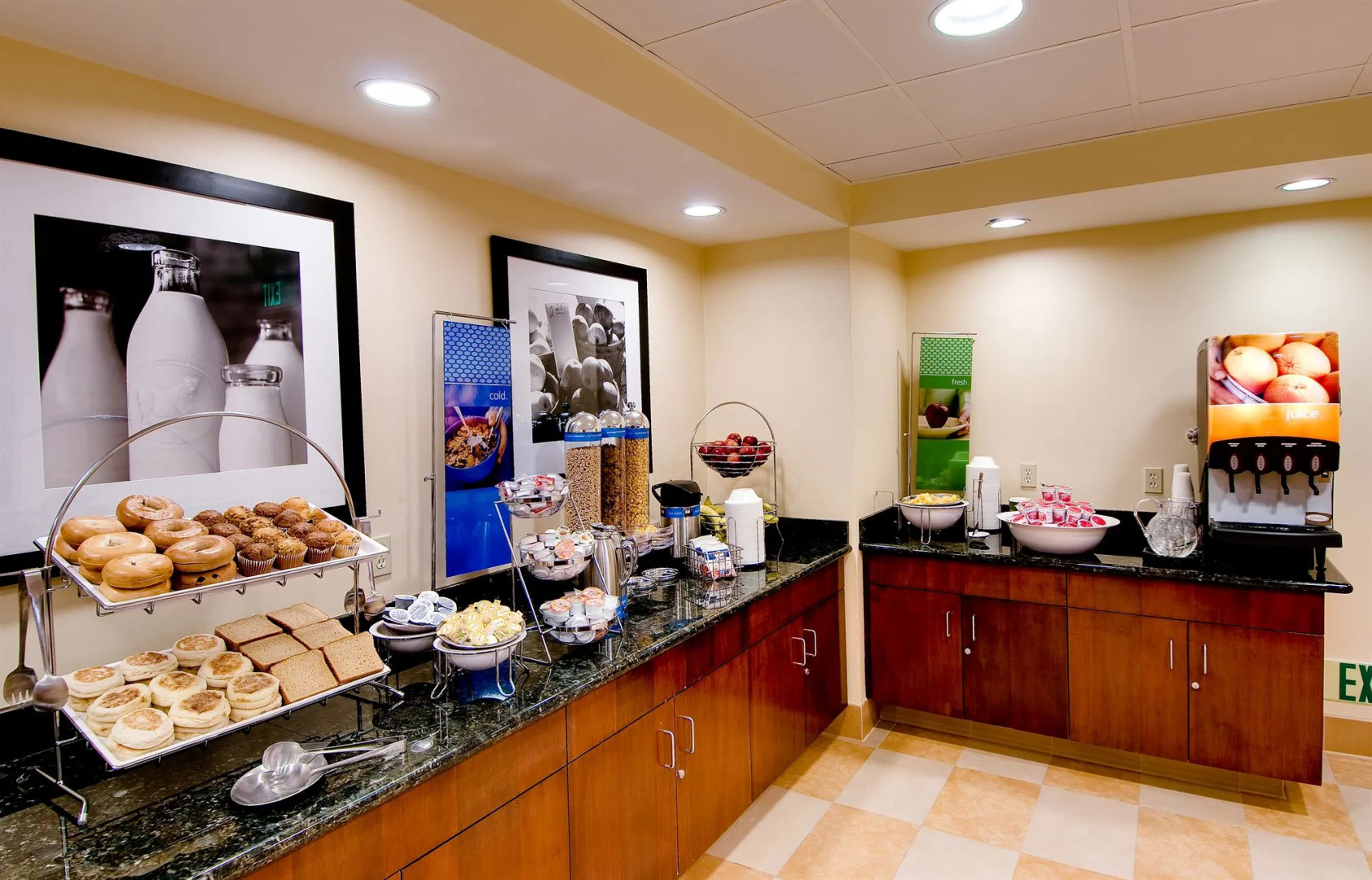 Hampton Inn & Suites Thousand Oaks, CA