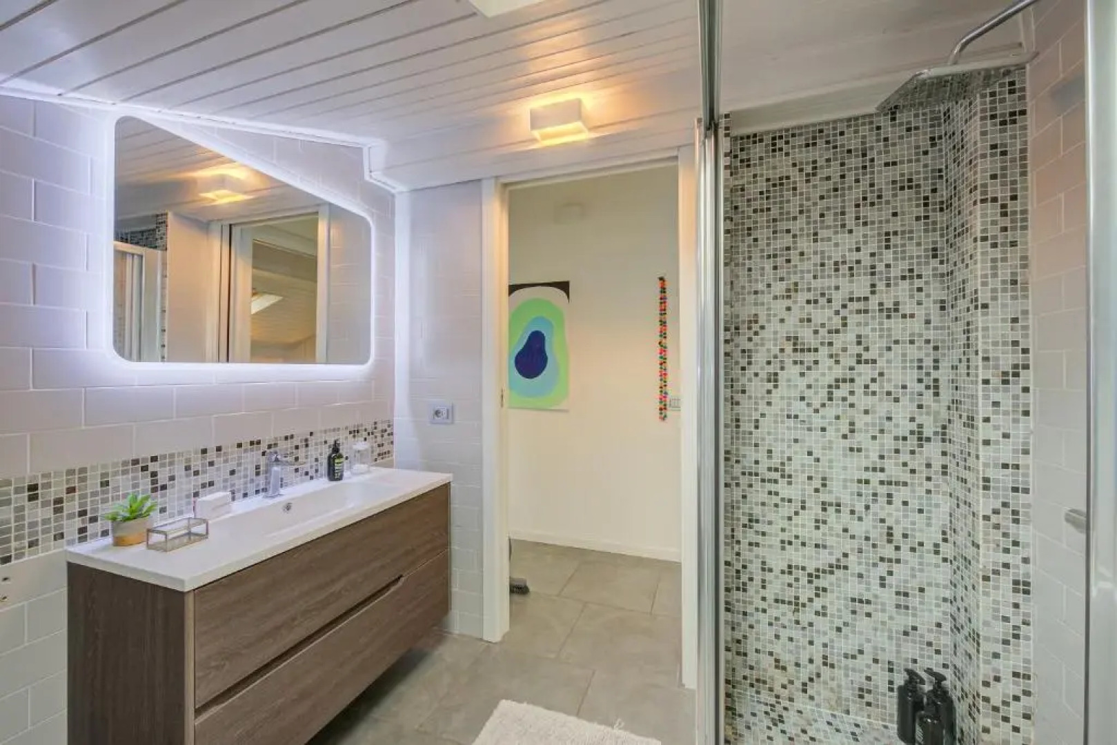 White Paradise Rooftop Stunning Lake View