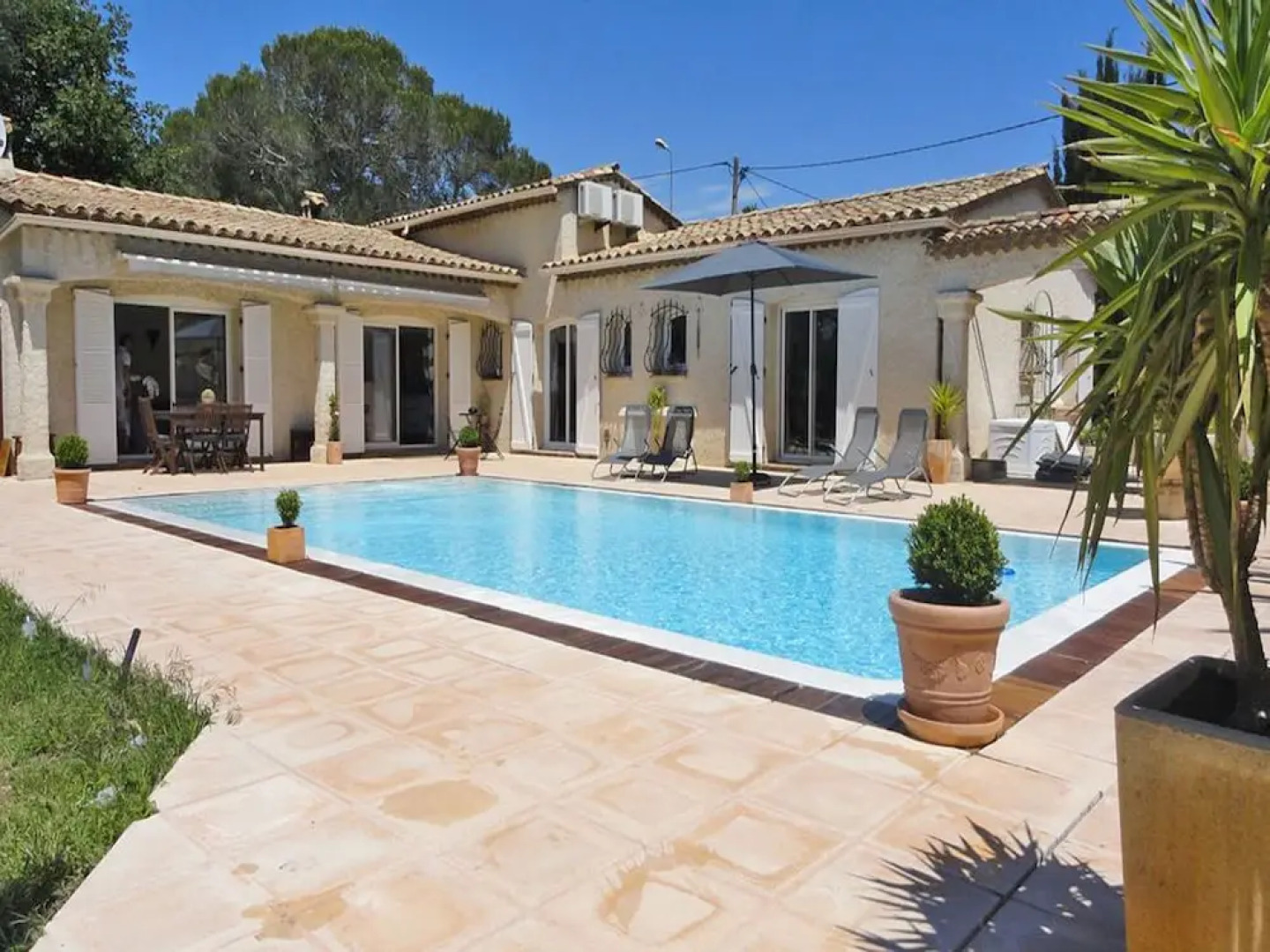 Detached Villa With Private Pool and air Conditioning, 10 km From the Mediterranean