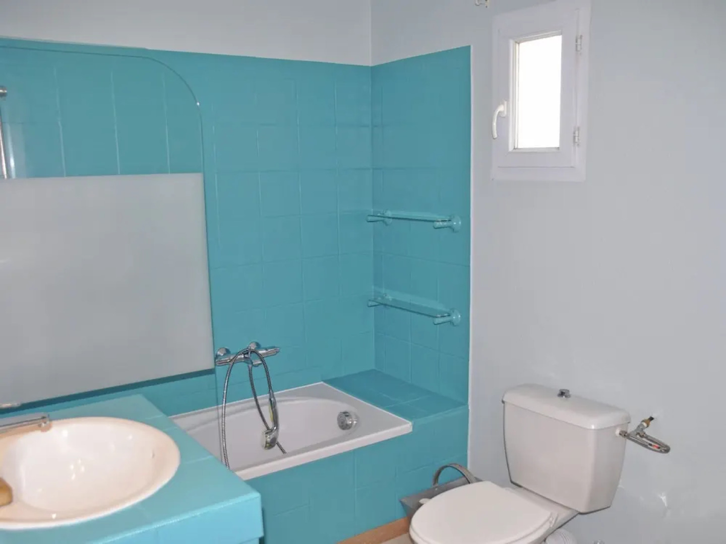 Provencal Villa With Private Pool and Beautiful View on the Vineyards