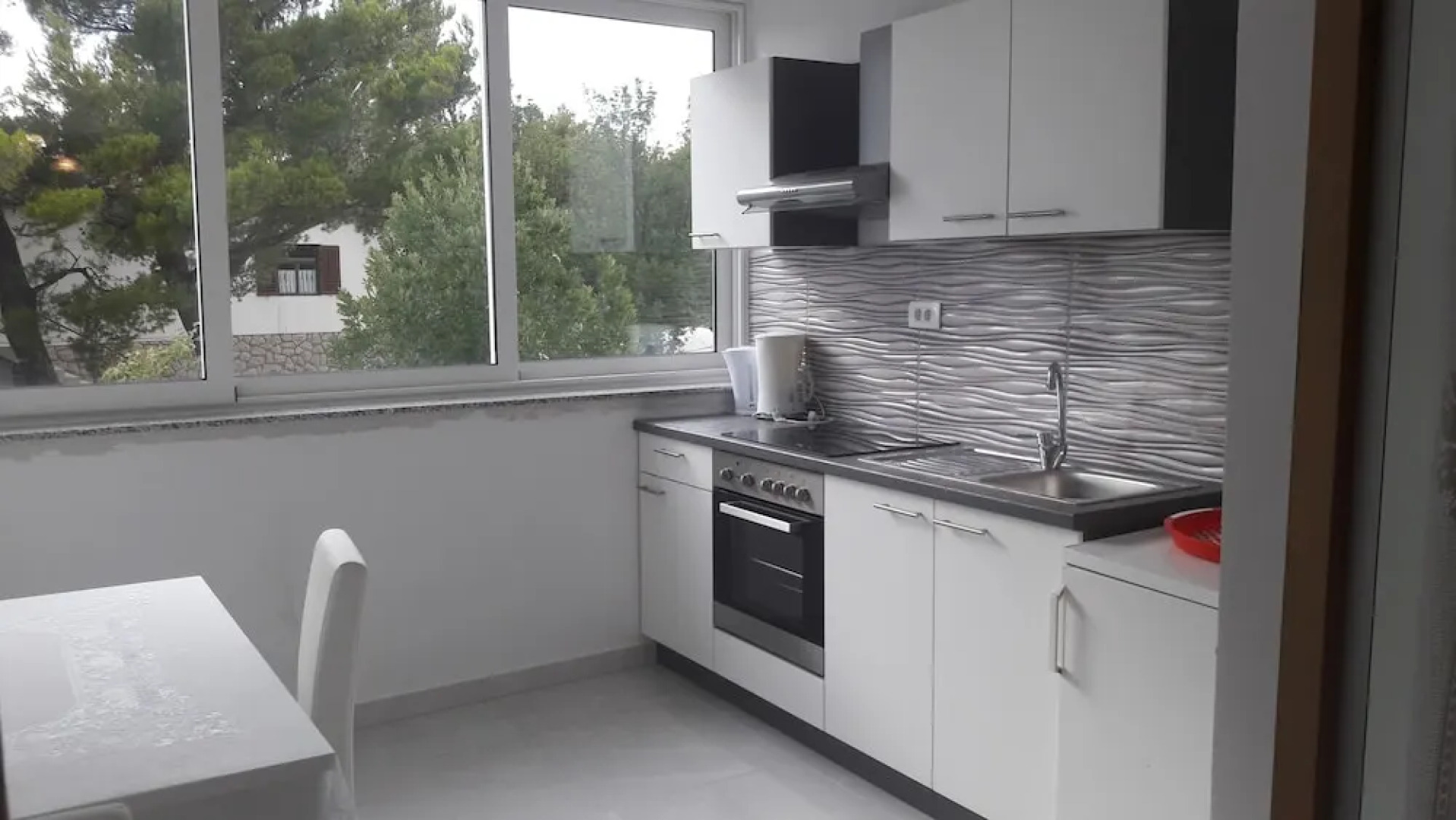 Apartments and rooms Marko