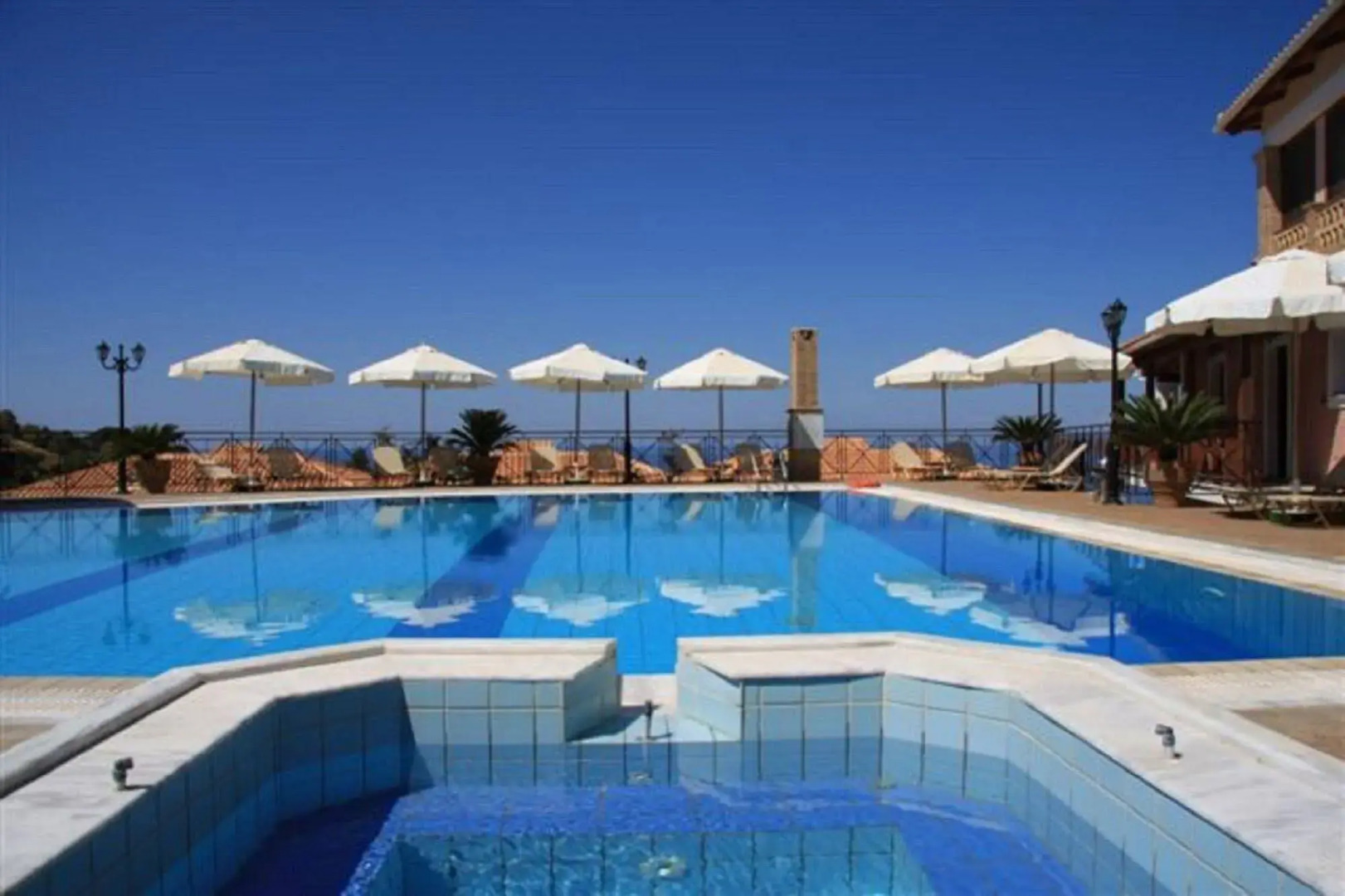 Sea View Village - Studios & Apartments