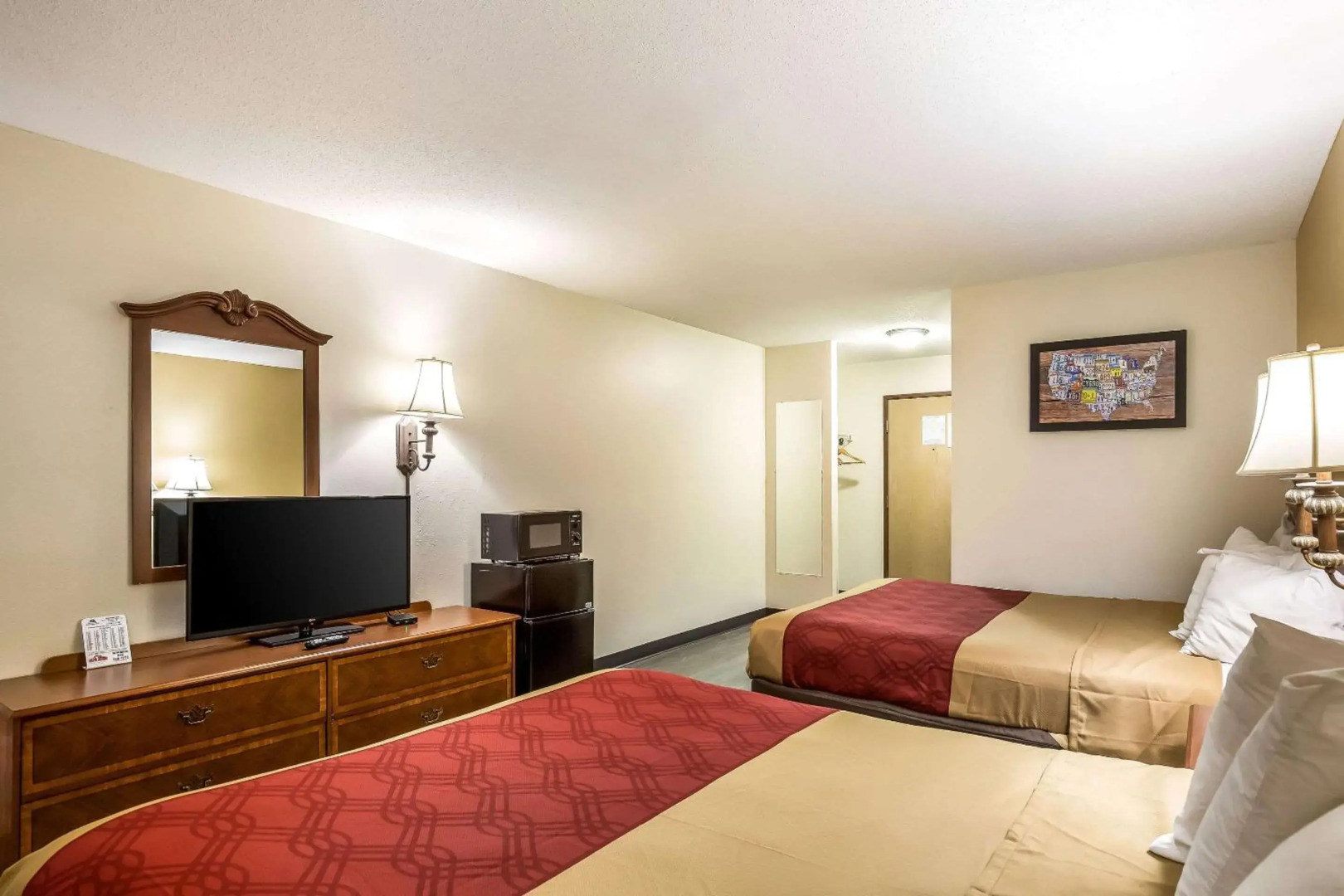 Econo Lodge Inn & Suites Fairview Heights - St. Louis