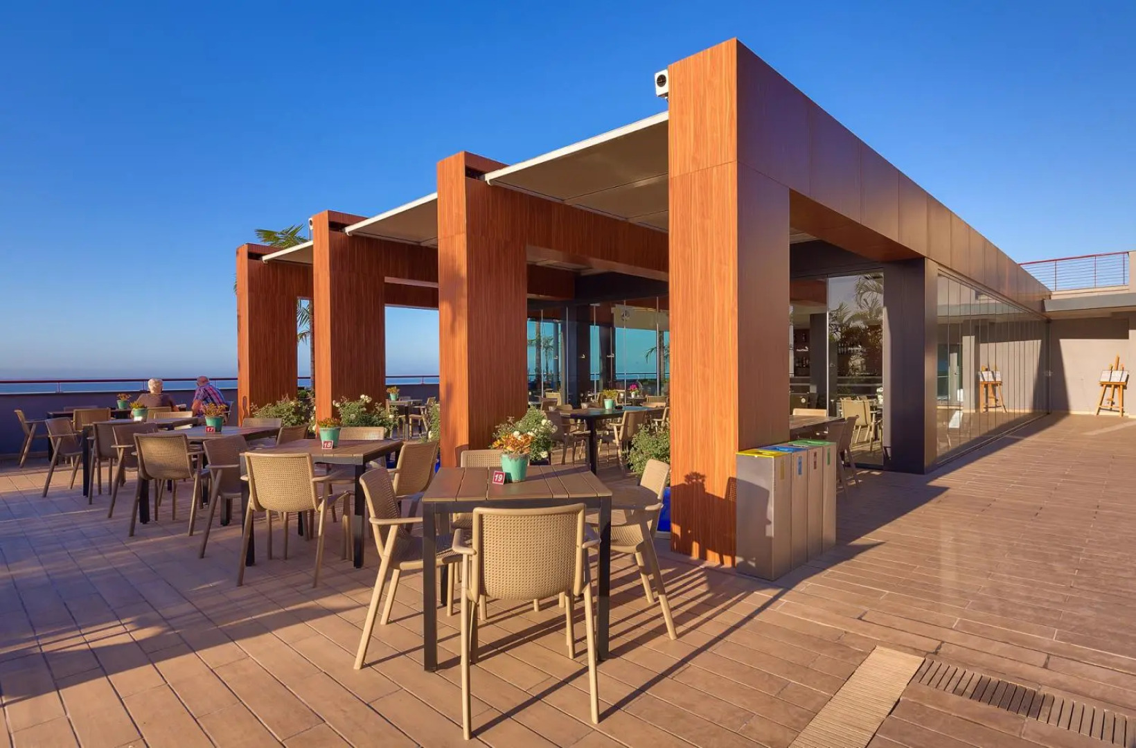 Four Views Monumental Lido