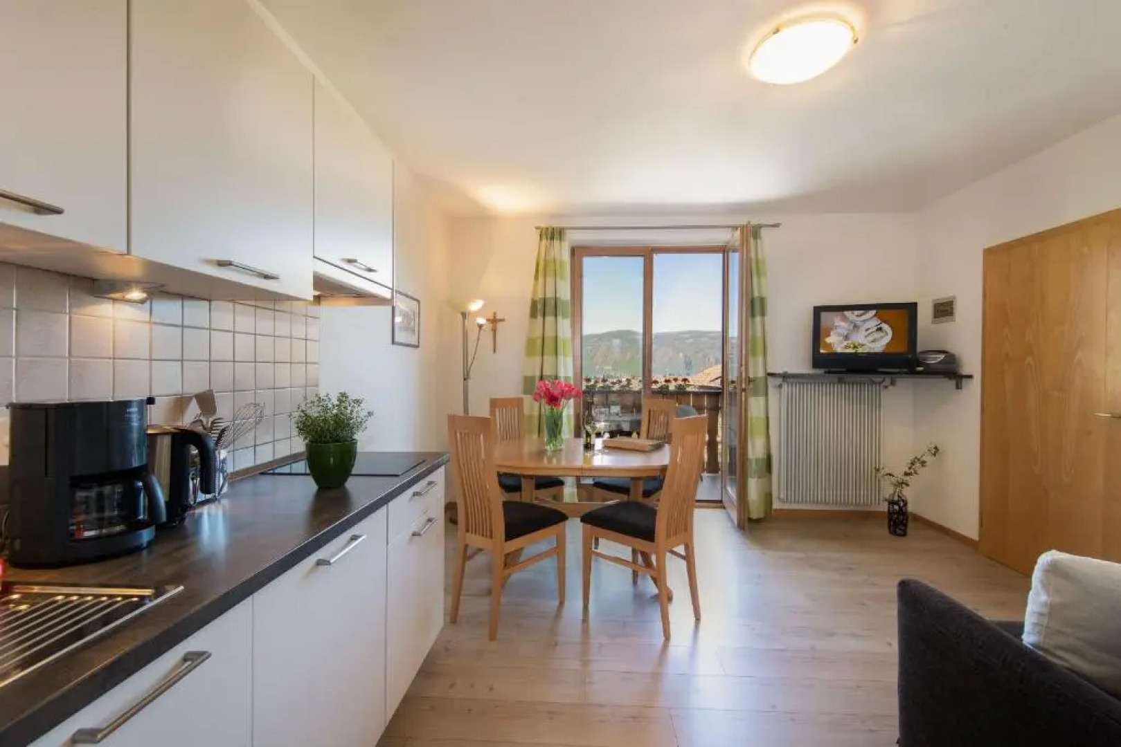 Apartments Weisshauserhof