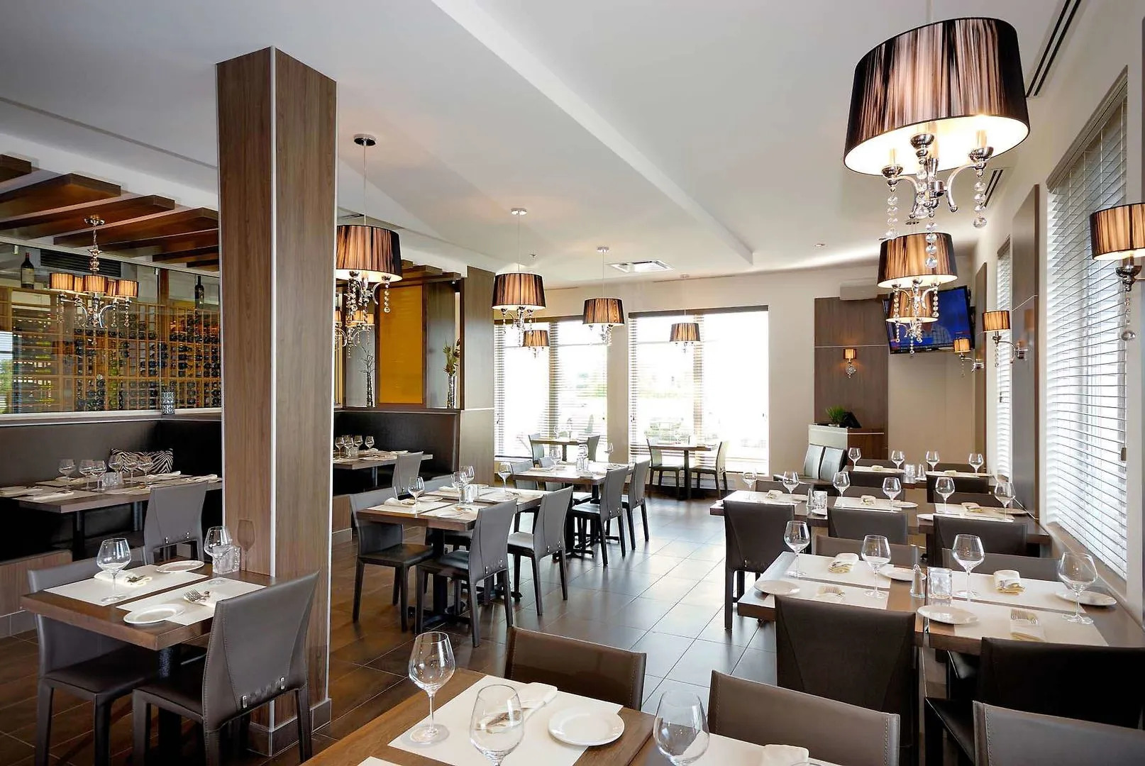 Imperia Hotel & Suites Terrebonne