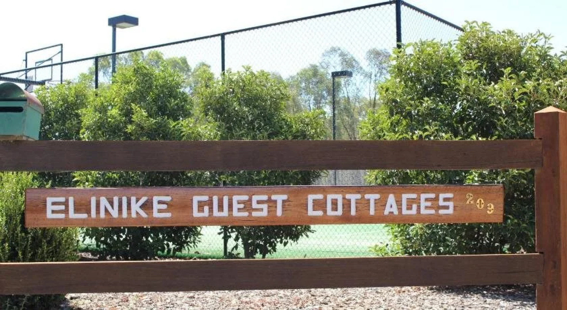 Elinike Guest Cottages