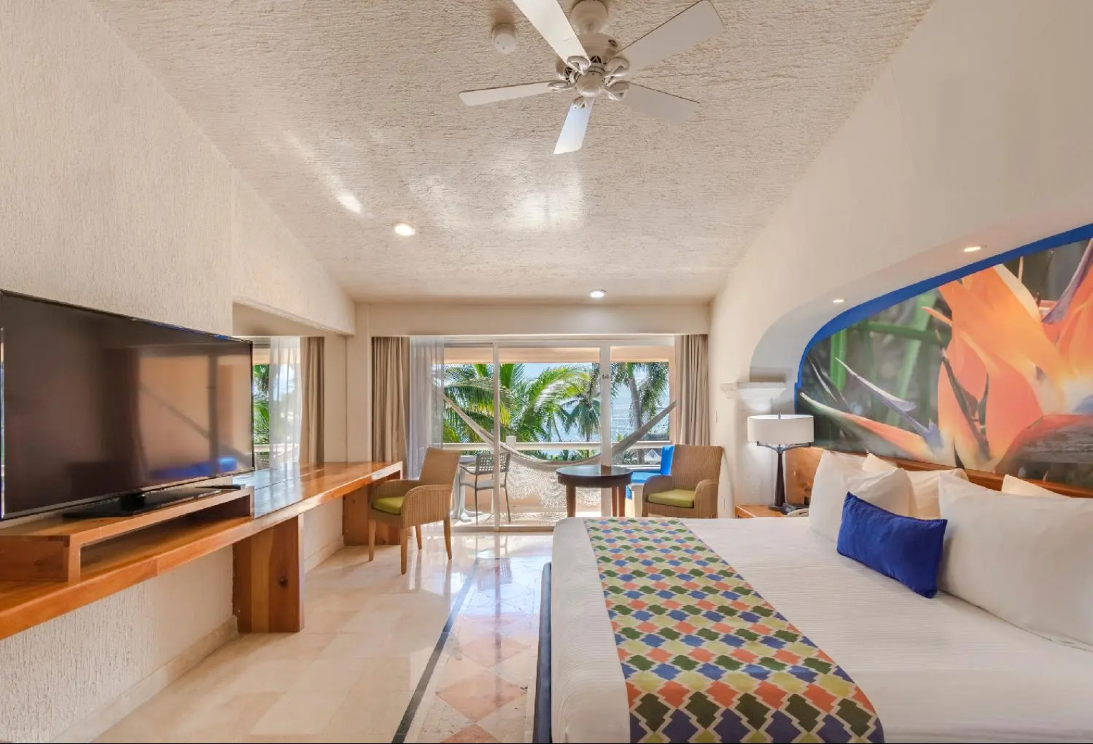 PA Beach Club & Hotel