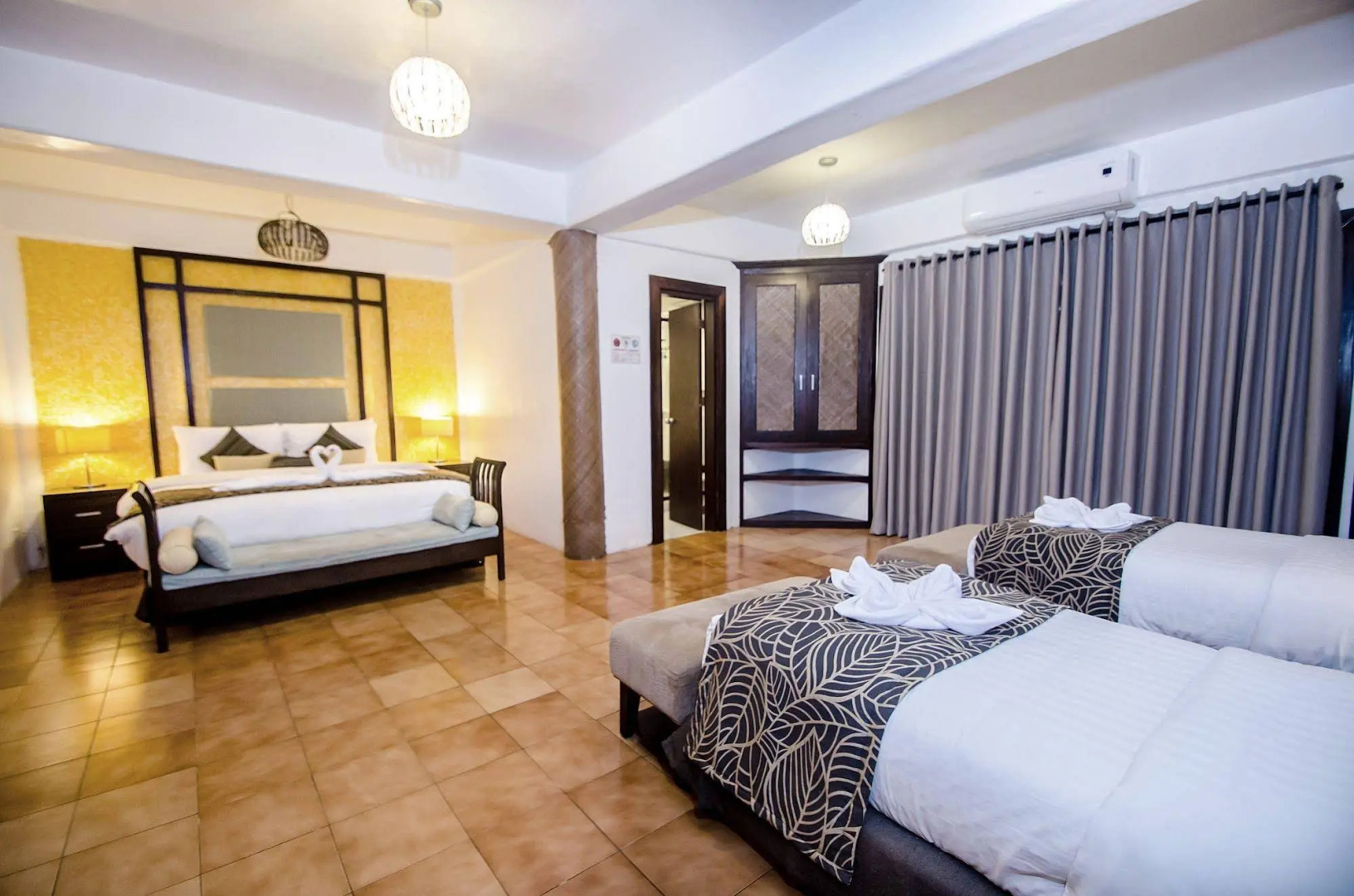 White House Beach Resort