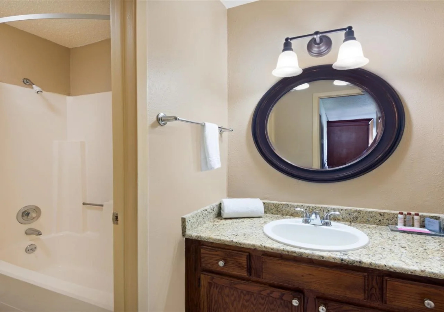 Hawthorn Suites by Wyndham San Antonio NE