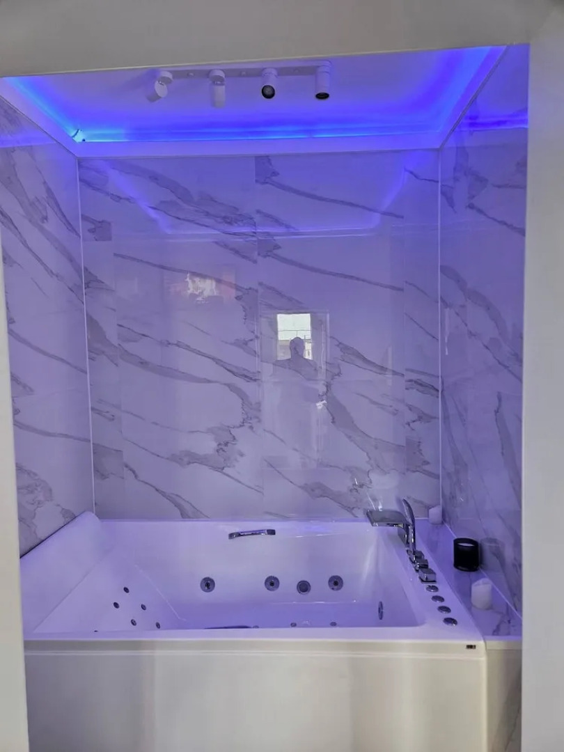 Suite With Private Jacuzzi