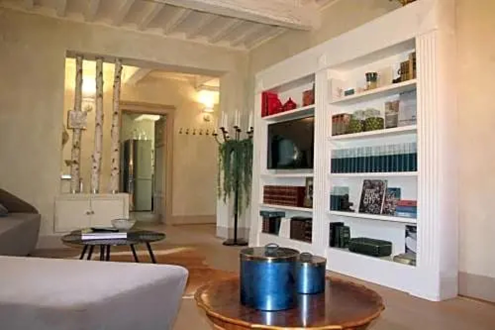 A14 Pietrasanta La Dama del Bosco