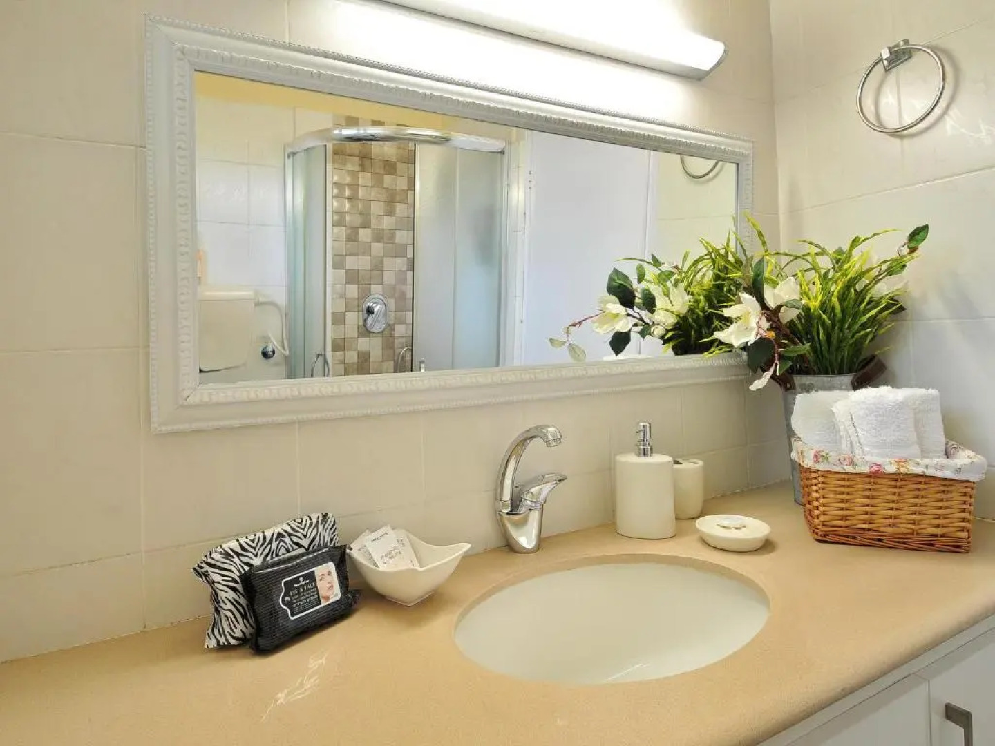 Villa & Lode Bat Galil