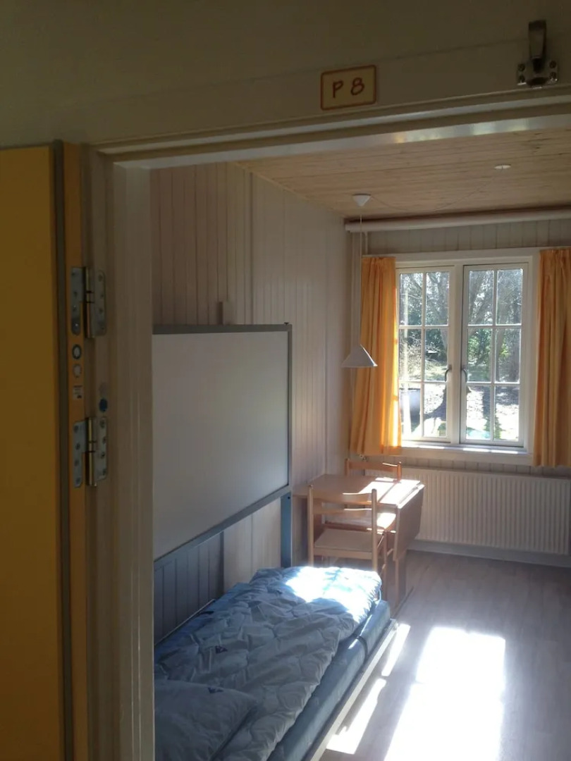 Rønne Vandrerhjem - Hostel