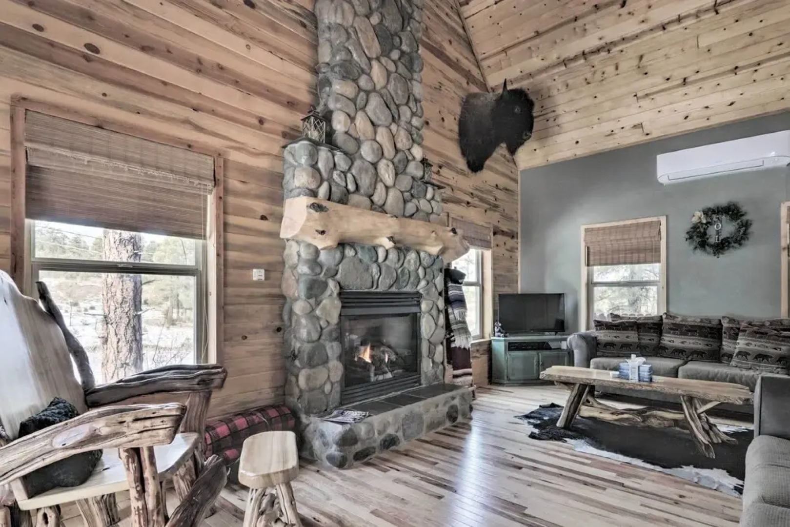 Fire Pit + Game Room: Heber-overgaard Cabin!