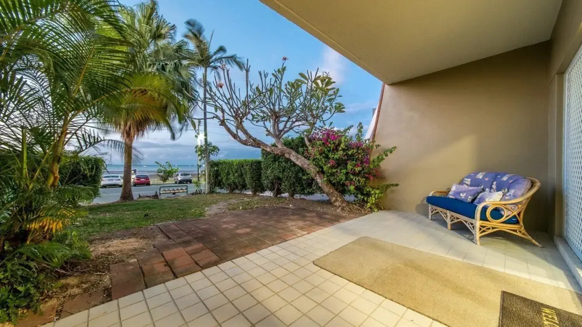 Sea Breeze - Cannonvale