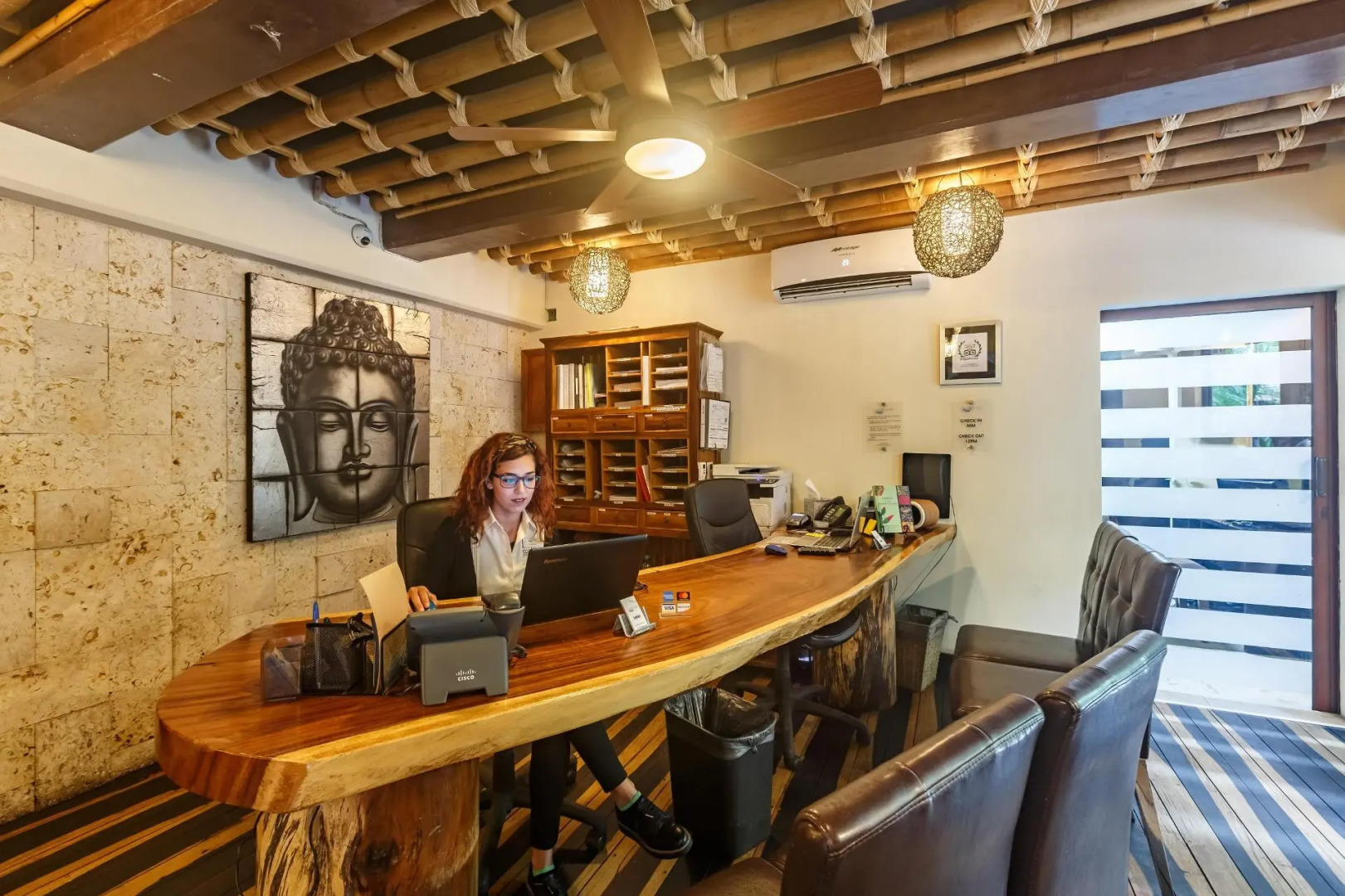 El Taj Oceanfront & Beachside Condo Hotel