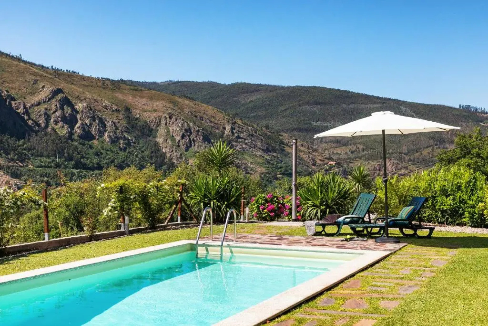 Stunning 3-bed-2-bath villa over Douro River;Porto city - WIFI-sleep 6-10