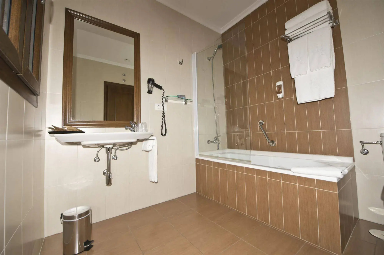 Casona de Lazúrtegui