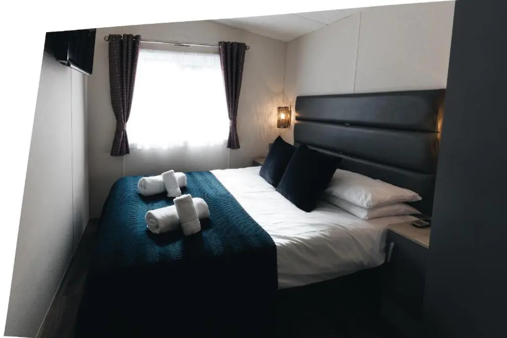 White Horse Holiday Park, Lincoln with Private Hot Tubs