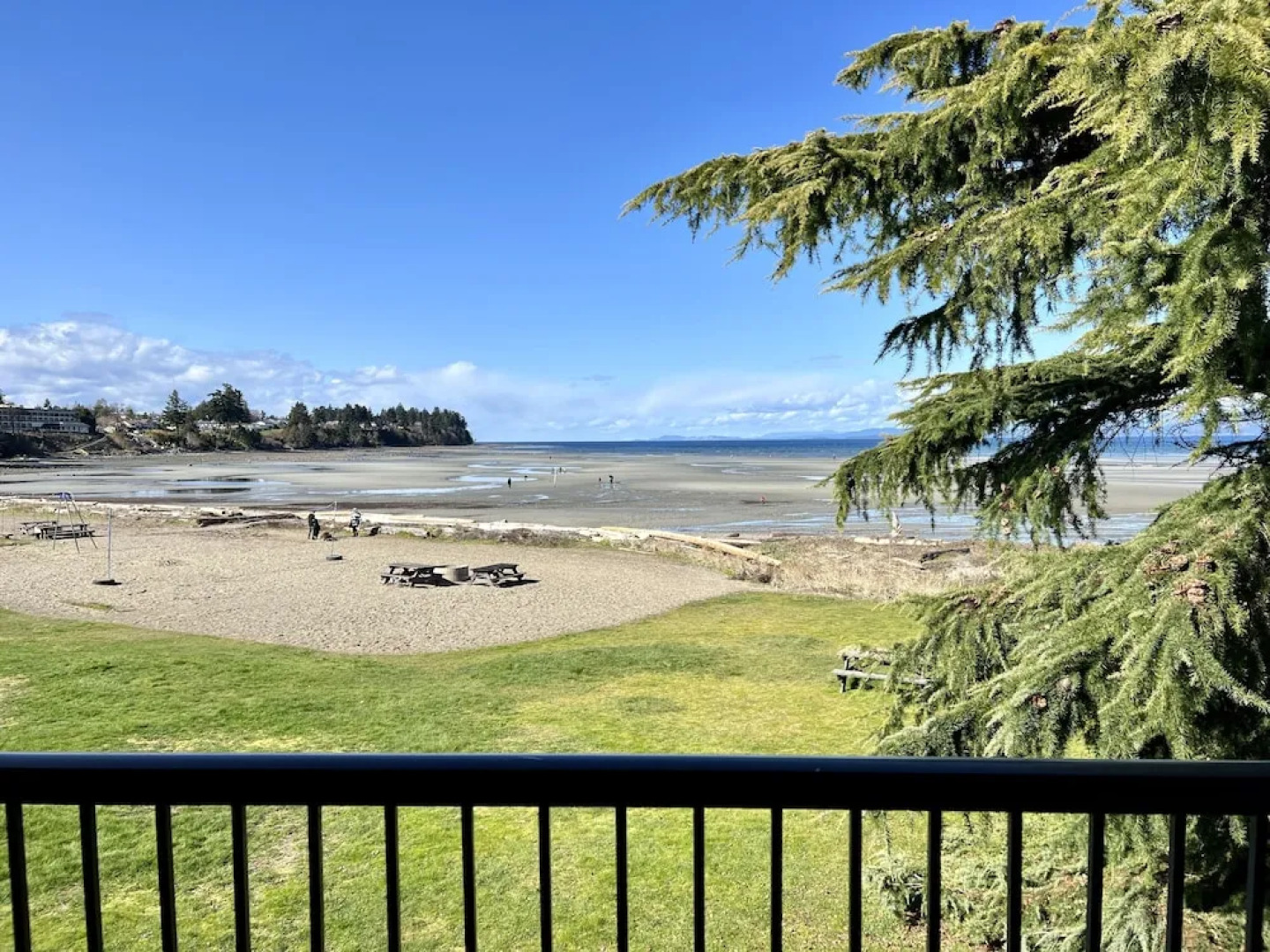 Sea Edge Beachside Hotel