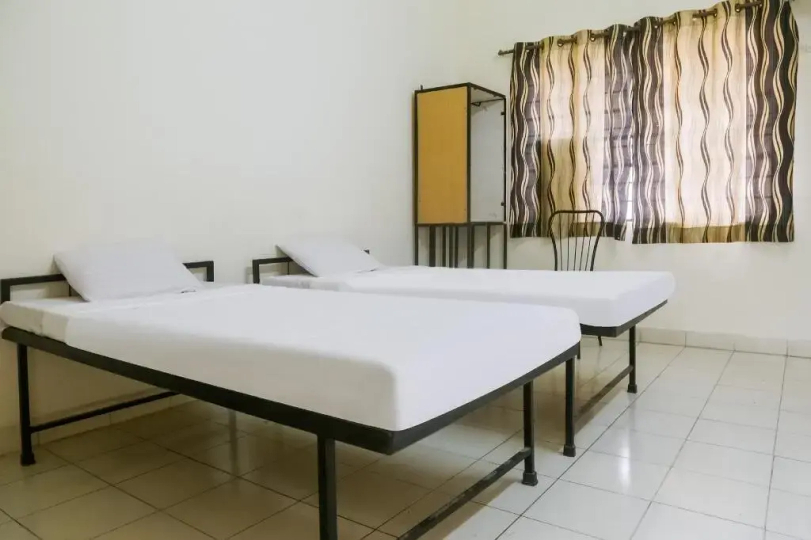 Hotel D Son's by OYO Rooms