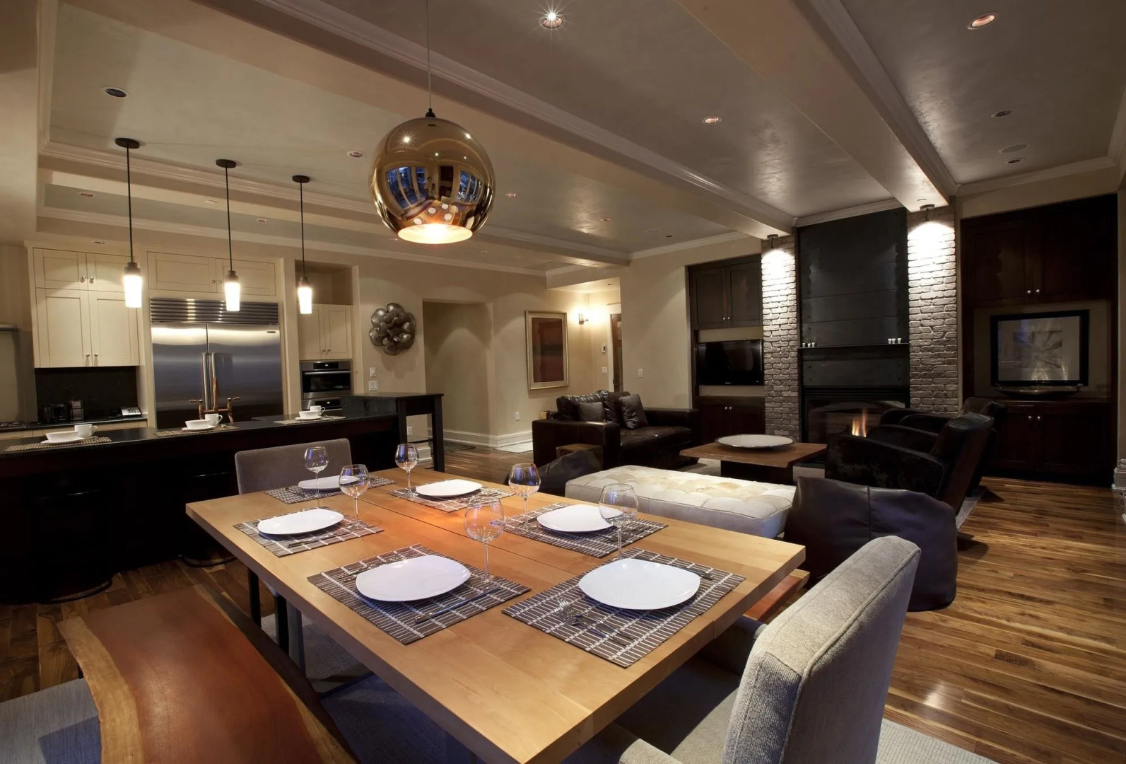 Element 52, Auberge Collection