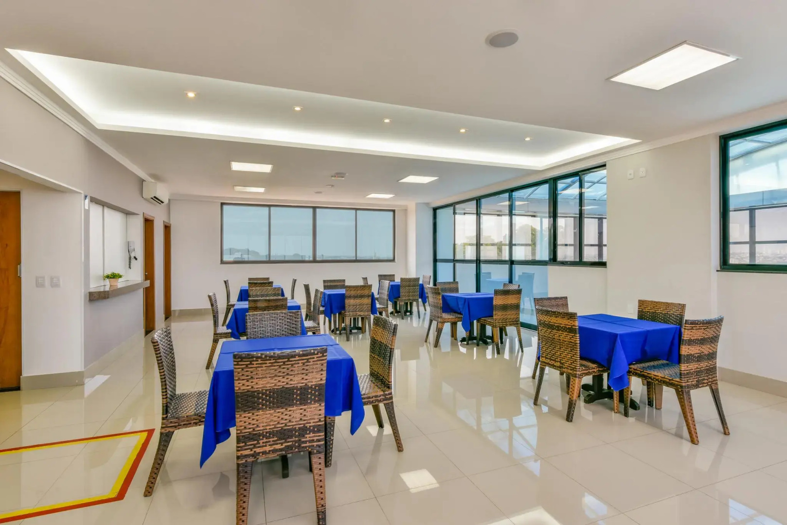 Plaza Inn Breeze Aeroporto