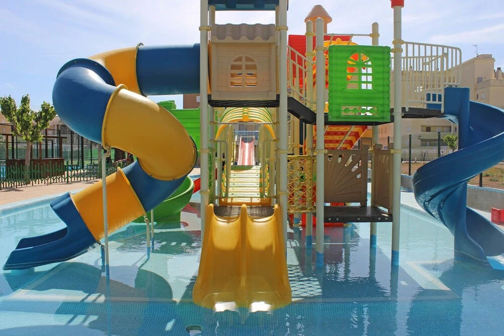 Camping y Bungalows Monmar