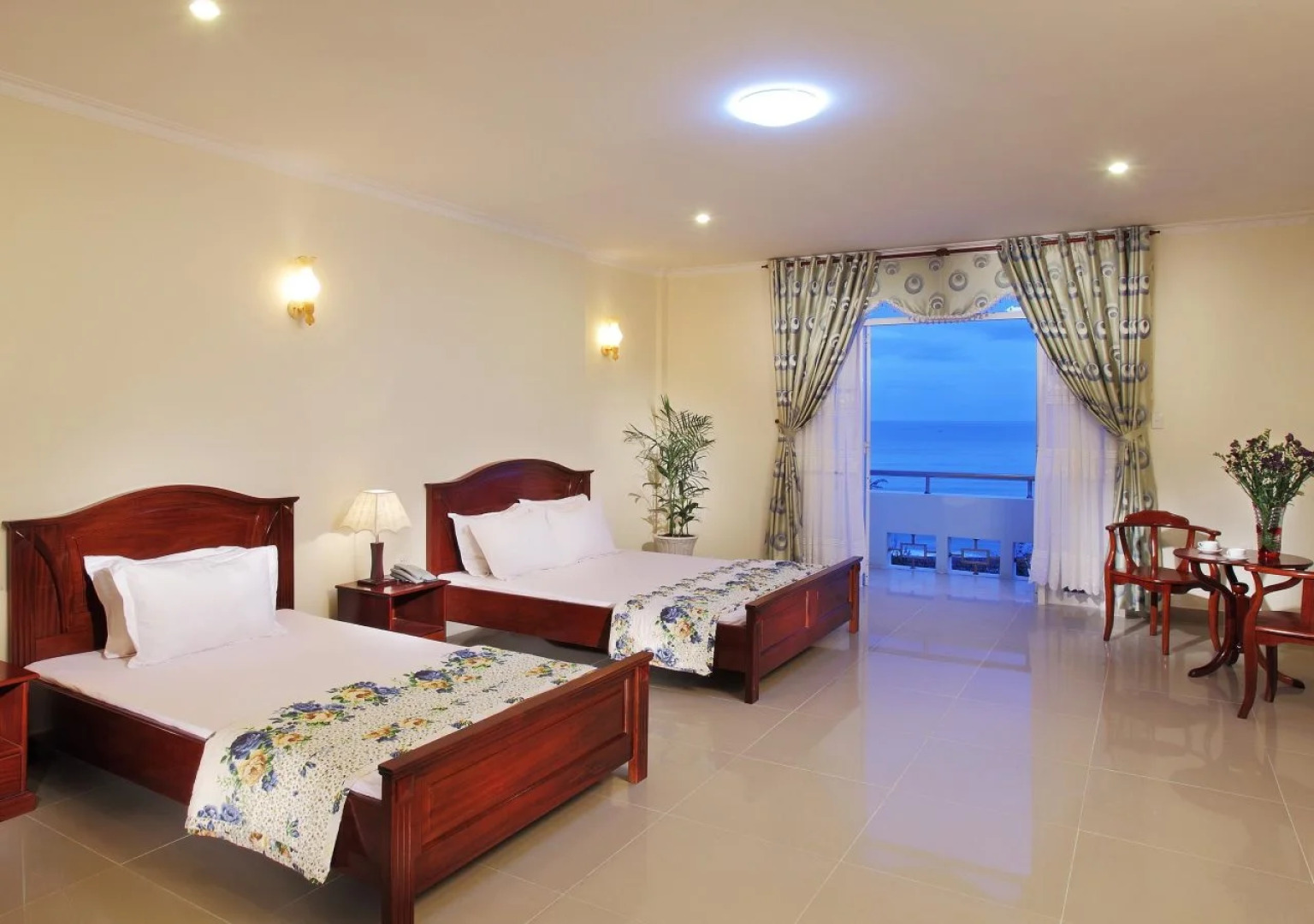 Minh Dam Hotel & Restaurant