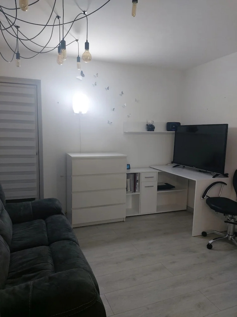 Charming 2-bed Apartment in Eastleigh