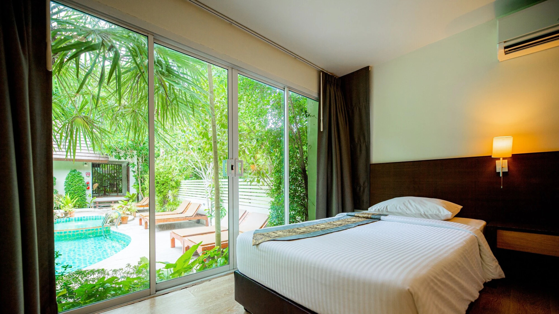 Baan Klang Aow Beach Resort