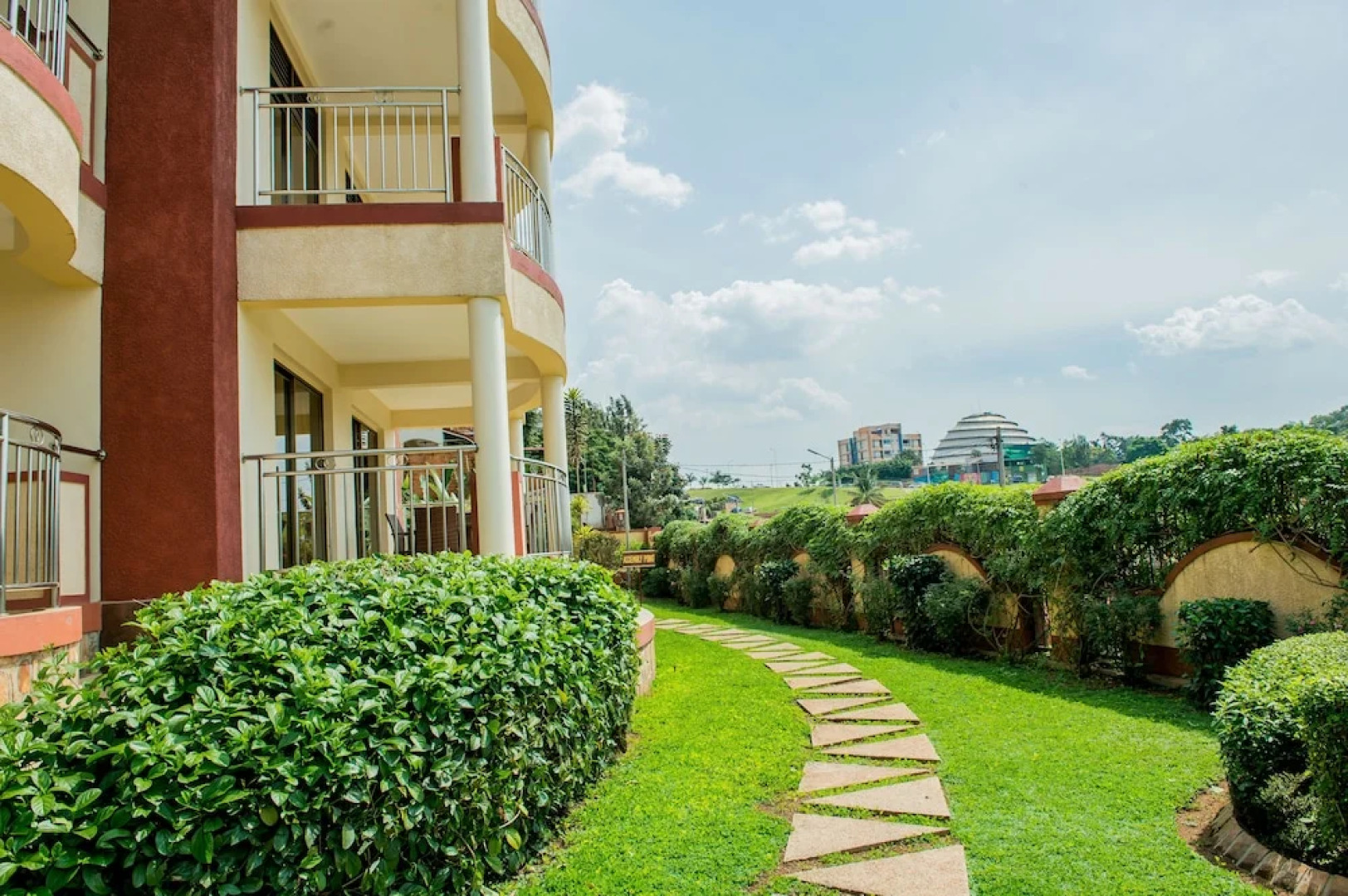 Rohi Apartment Hotel