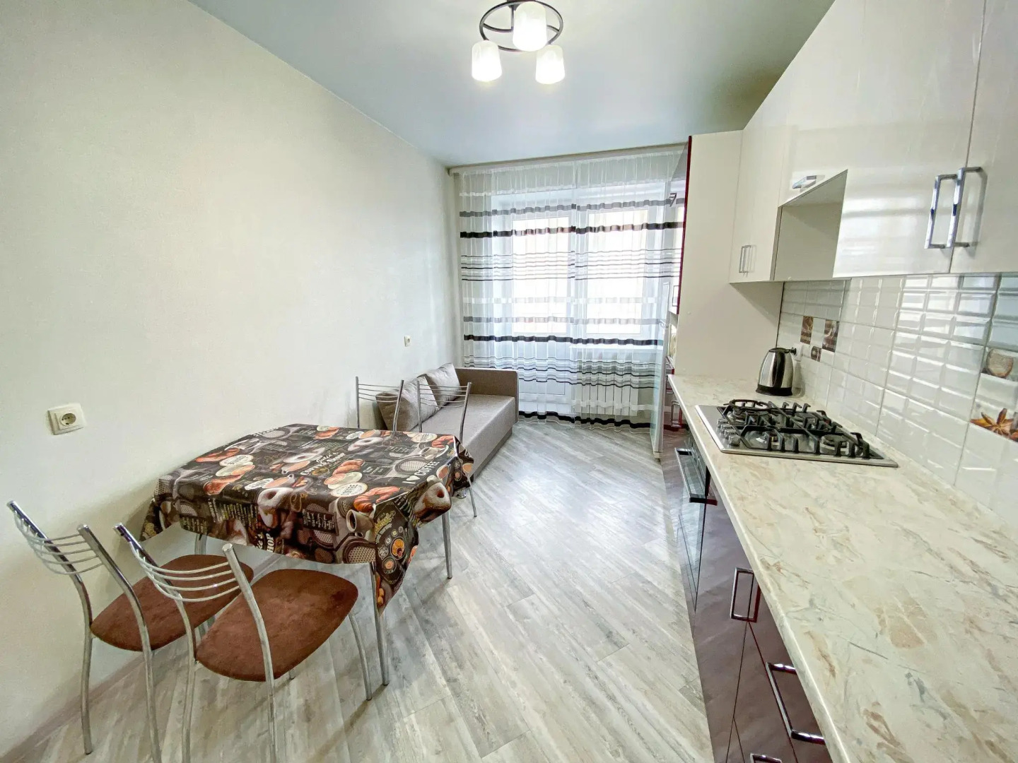 Апартаменты  на улице 1-й Школьный проезд 12