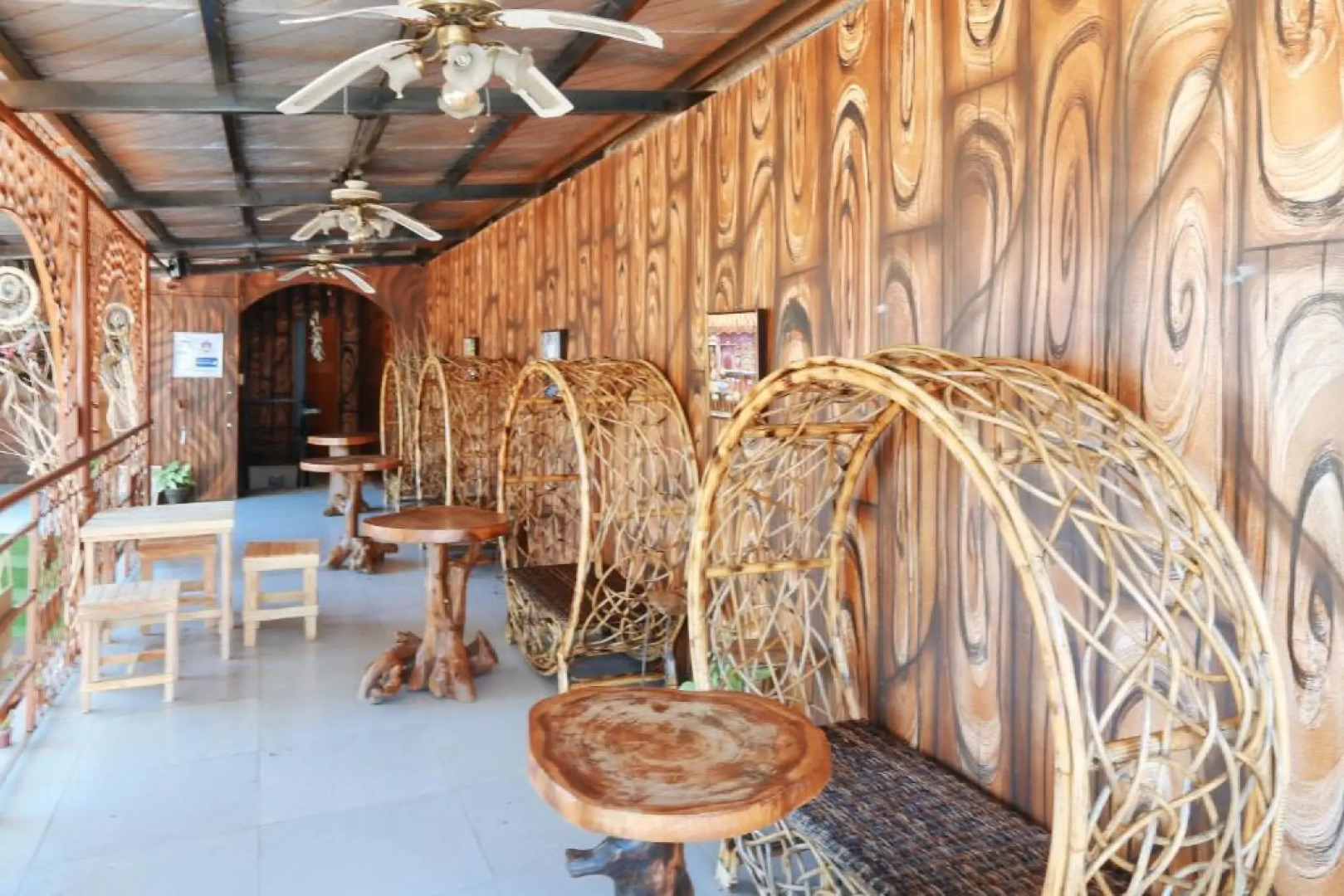 RedDoorz Plus @ Castle Chateau Iloilo