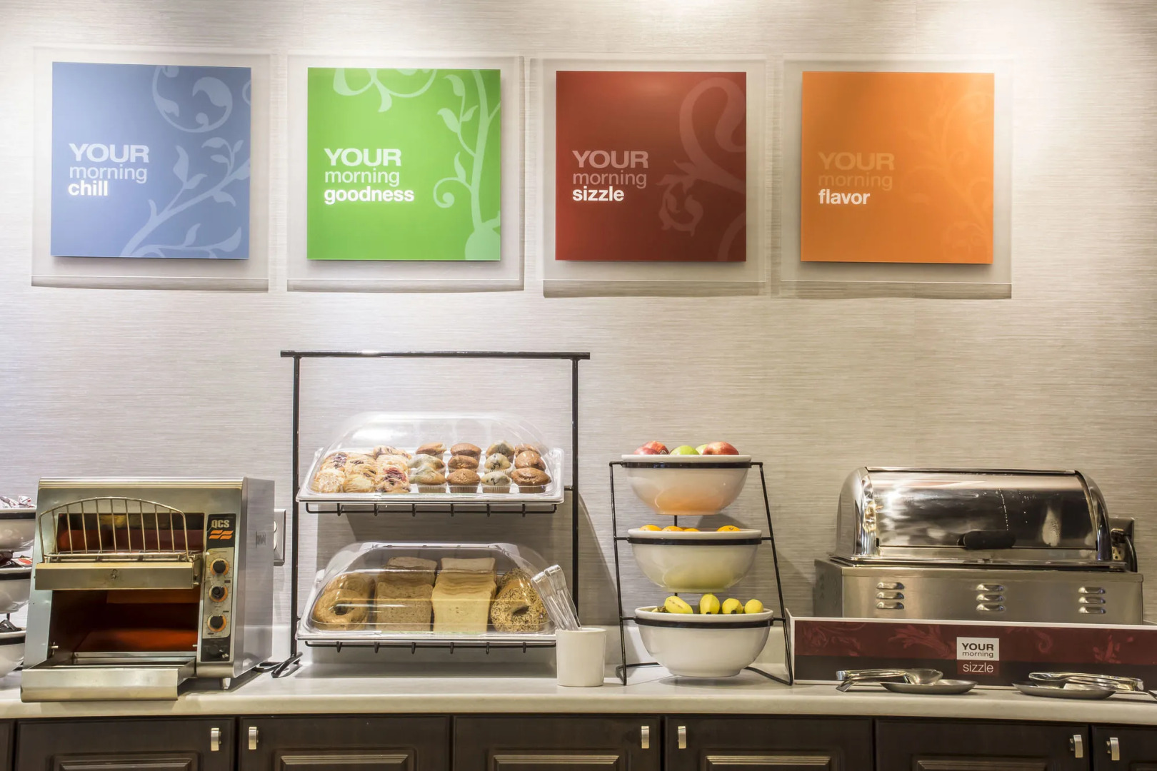 Comfort Hotel & Suites