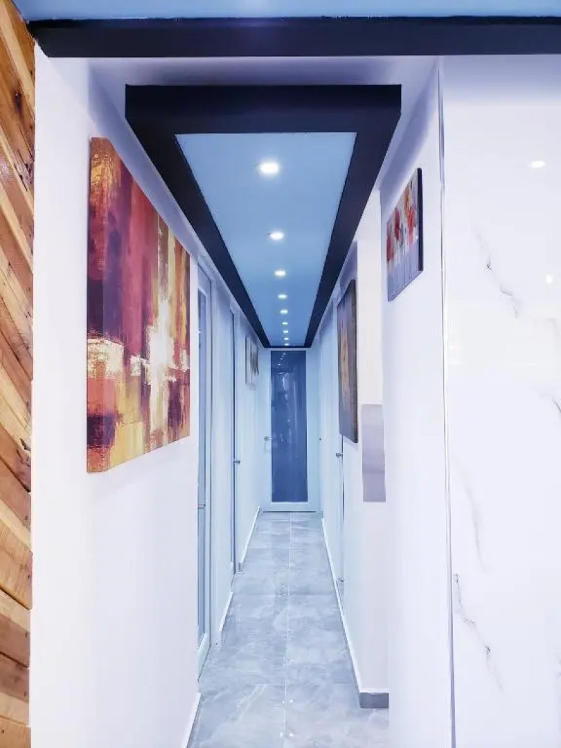 M/H HOUSE (#2) cozy house near airport and beach