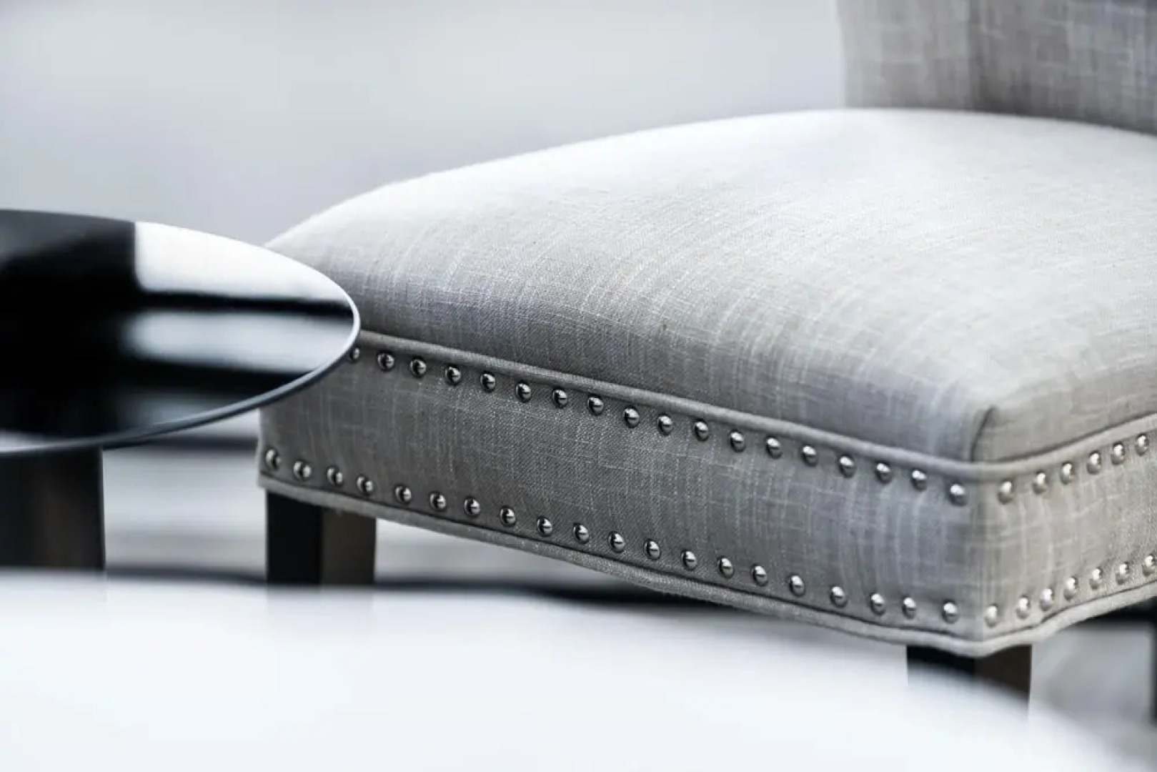 Suiten Apartment Art Collection With Kind Bed Air Conditioning and two Separate Bedrooms