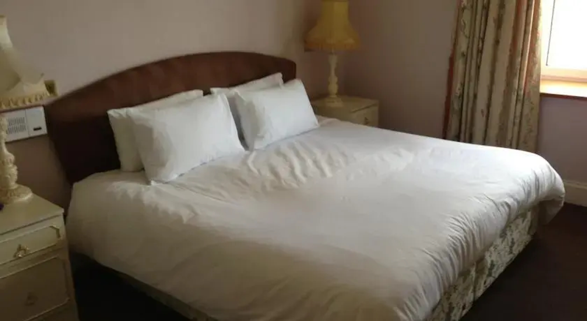 The Waters Edge Hotel