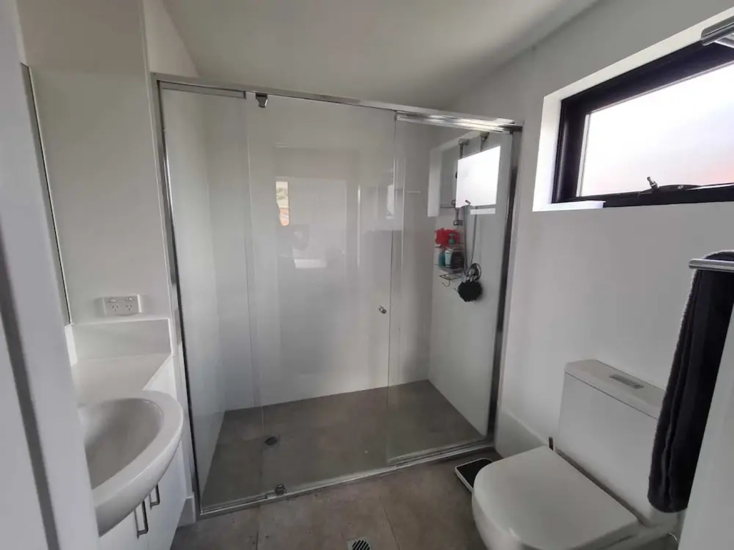 Modern 2 BR with Private Pool and Garden