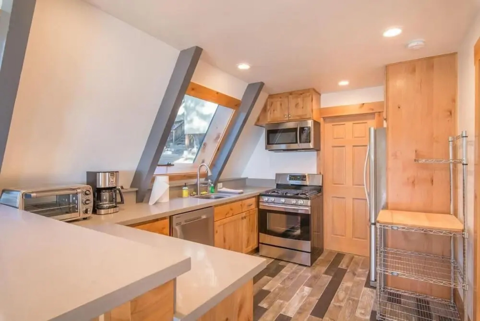 Tahoe Park Heights Dr Criterion 32 - Dancing Bear