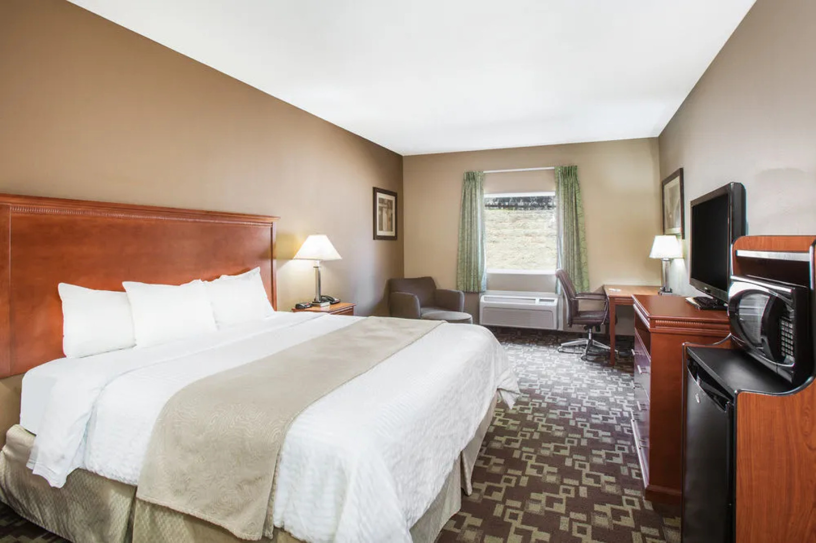 Days Inn & Suites - Cabot