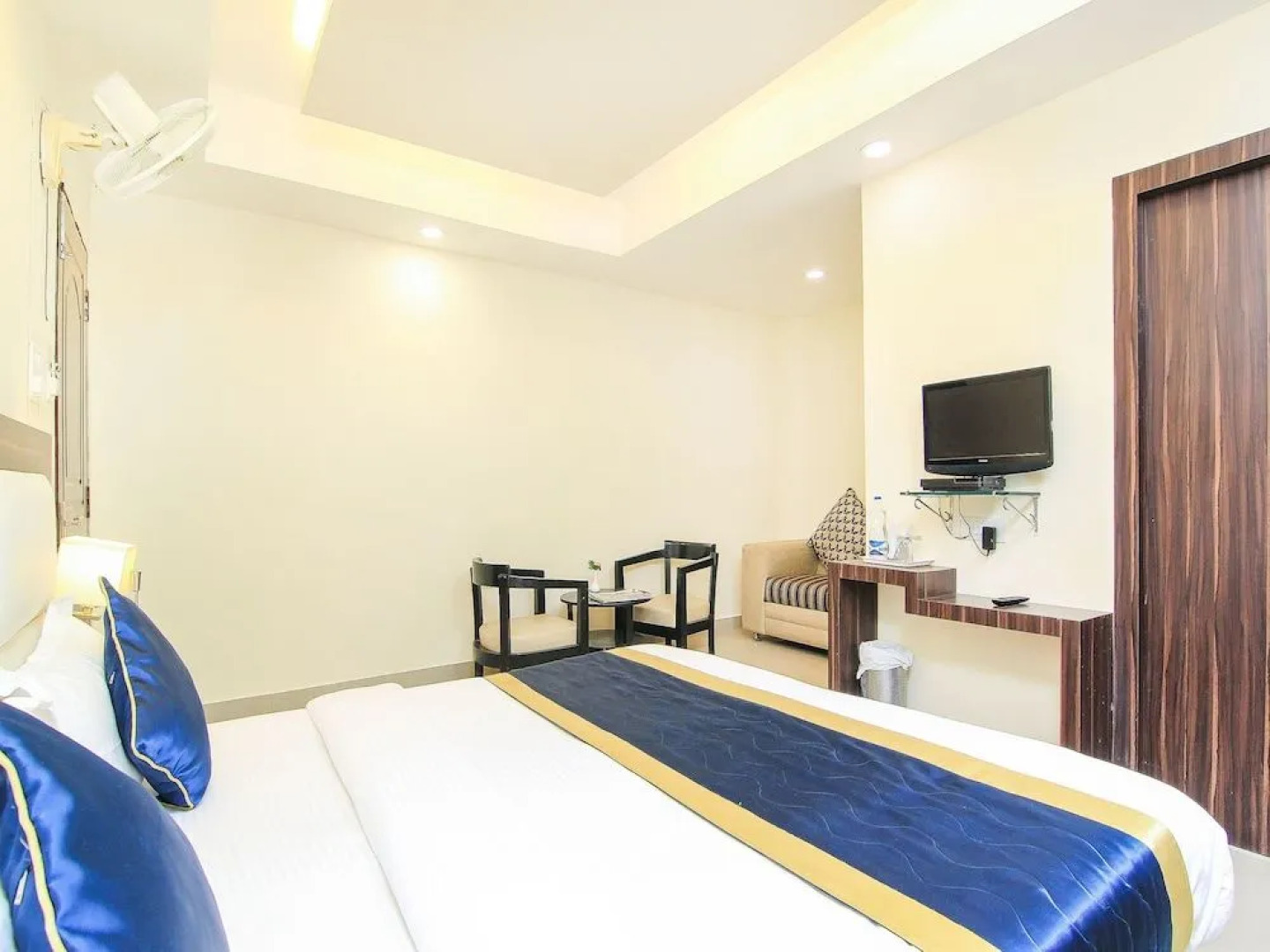 OYO 2032 Hotel Exotica